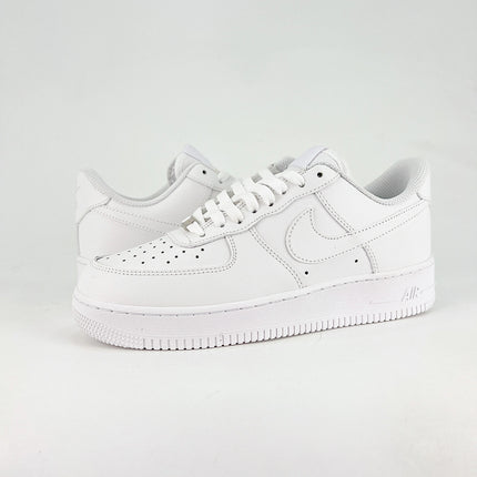 Nike Air Force One Blanche disponible sur sneakbox