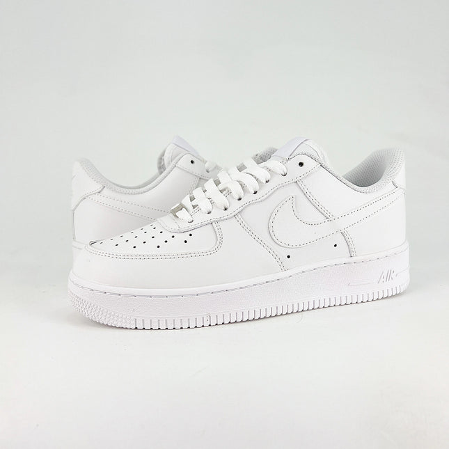 Nike Air Force One Blanche disponible sur sneakbox