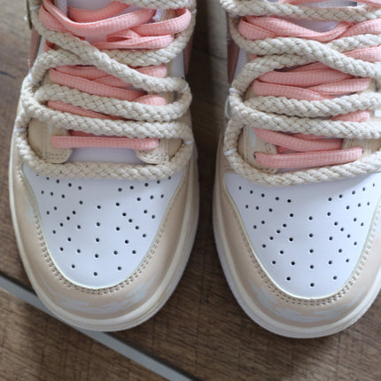 paire de Dunk rose personnalisée avec double lacet